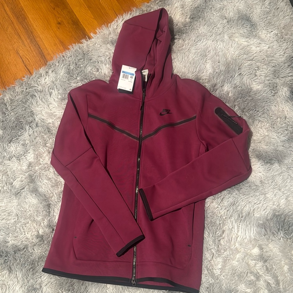 Medium tall Nike tech hoodie